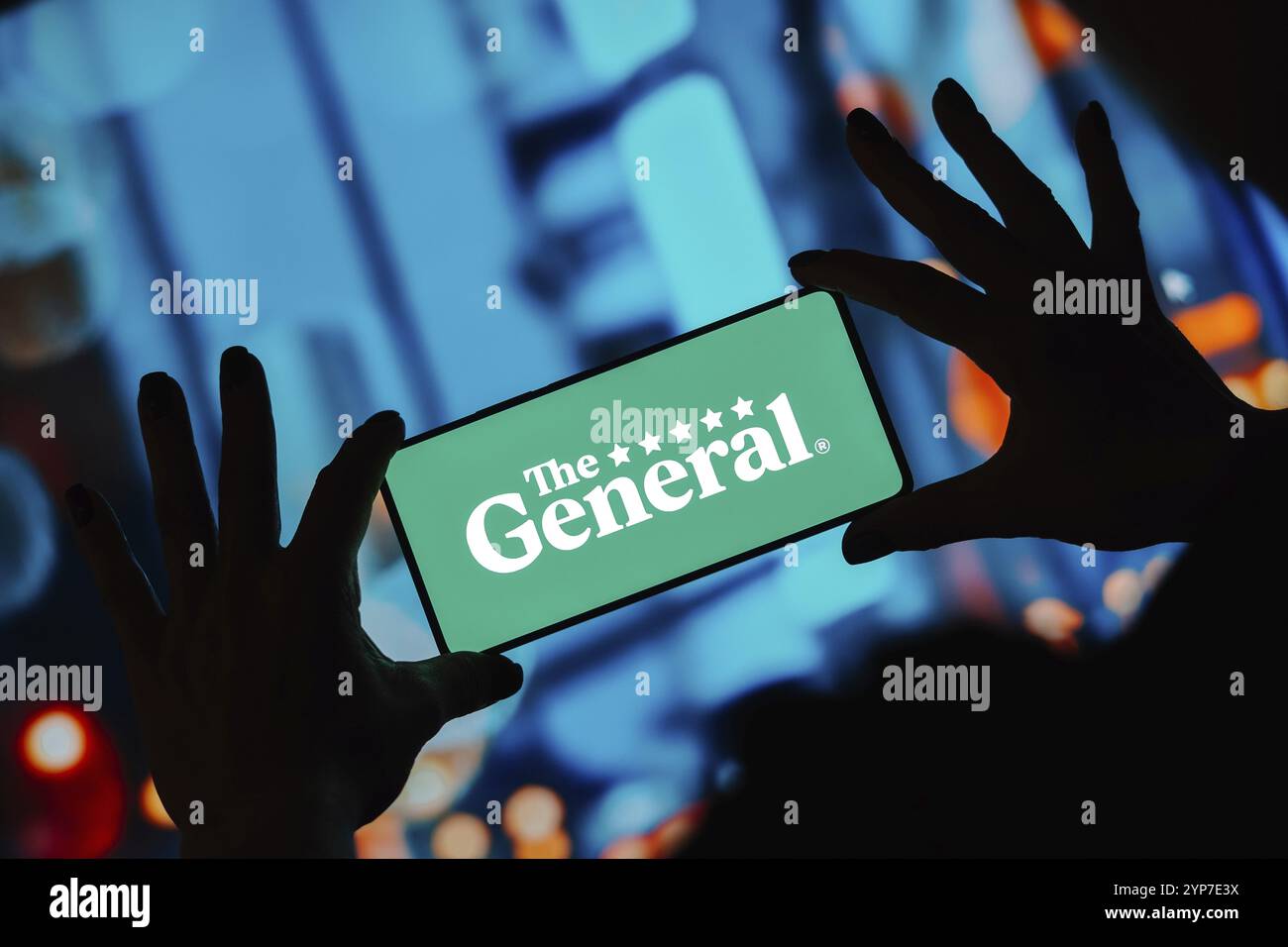 In questa immagine, il logo General Automobile Insurance Services viene visualizzato sullo schermo di uno smartphone Foto Stock