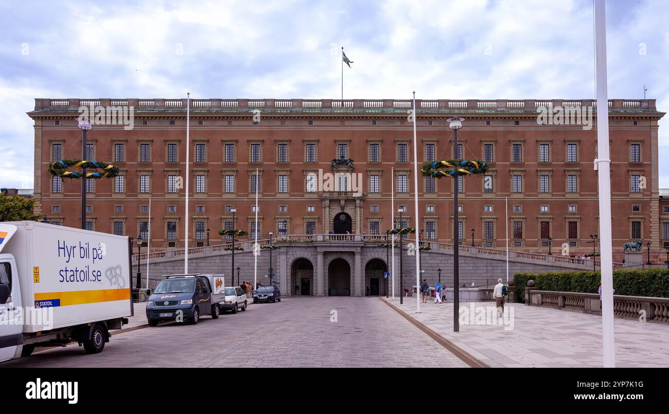 Stoccolma, Svezia 2025. Splendida vista di Stoccolma al tramonto e all'alba, bellissime vecchie case che si estendevano accanto ad essa in Svezia Foto Stock