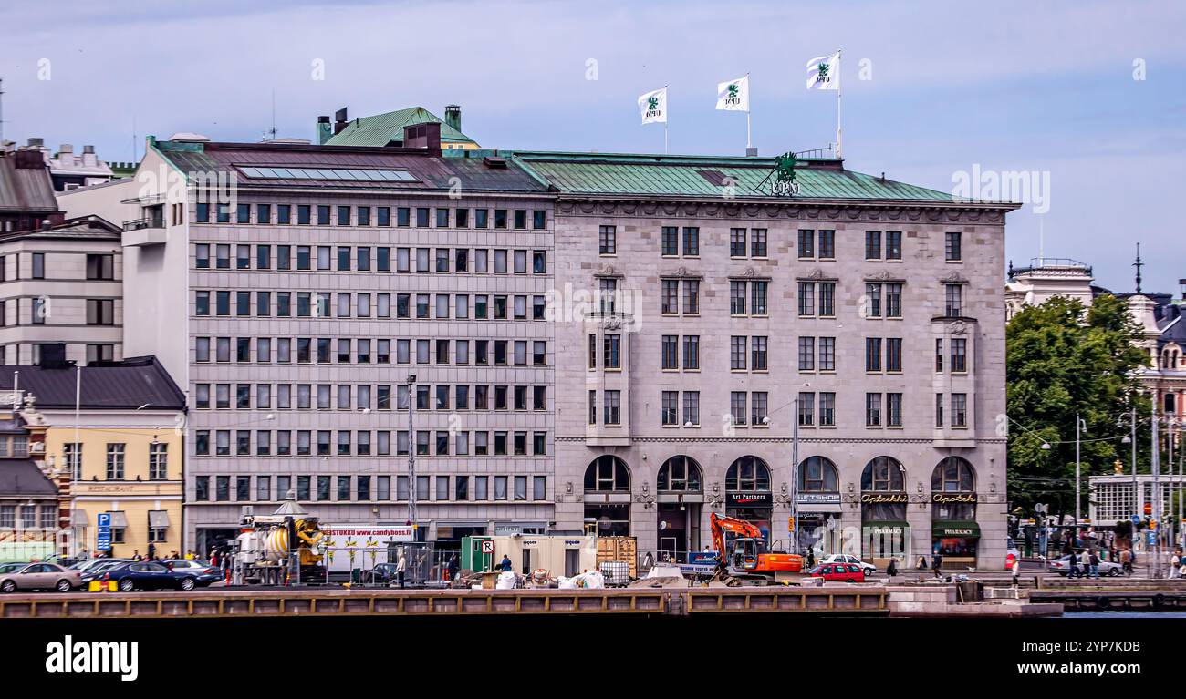 Helsinki, Finlandia 2025, splendido paesaggio urbano da Helsinki. Finlandia. Paesaggio urbano di Helsinki con la cattedrale di Helsinki e la piazza del mercato, Finlandia Foto Stock