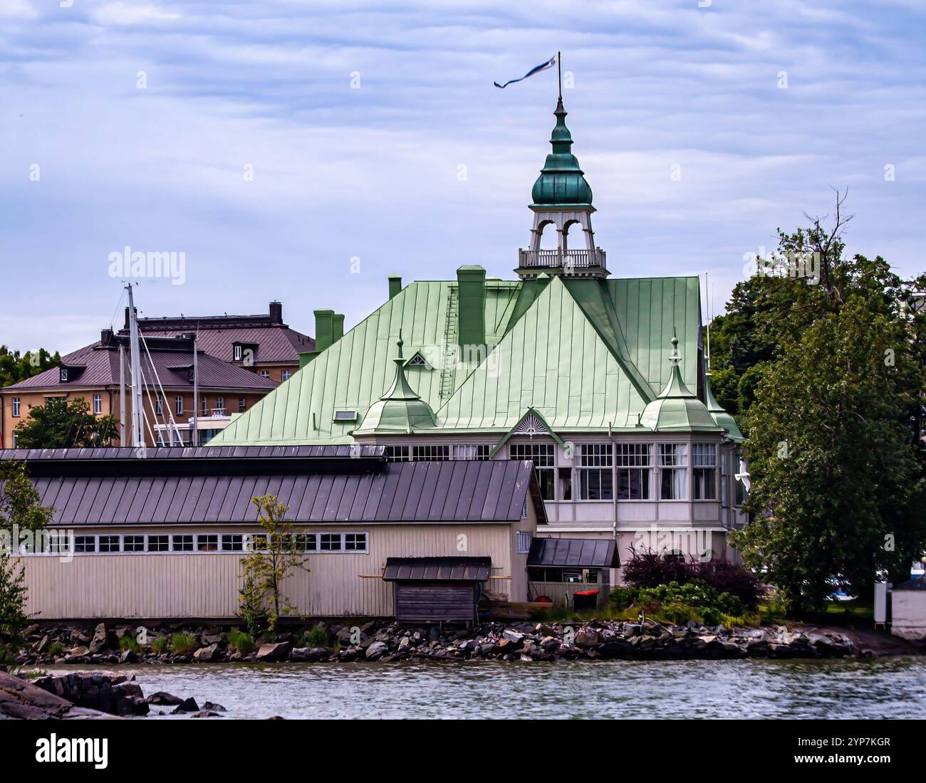 Helsinki, Finlandia 2025, splendido paesaggio urbano da Helsinki. Finlandia. Paesaggio urbano di Helsinki con la cattedrale di Helsinki e la piazza del mercato, Finlandia Foto Stock