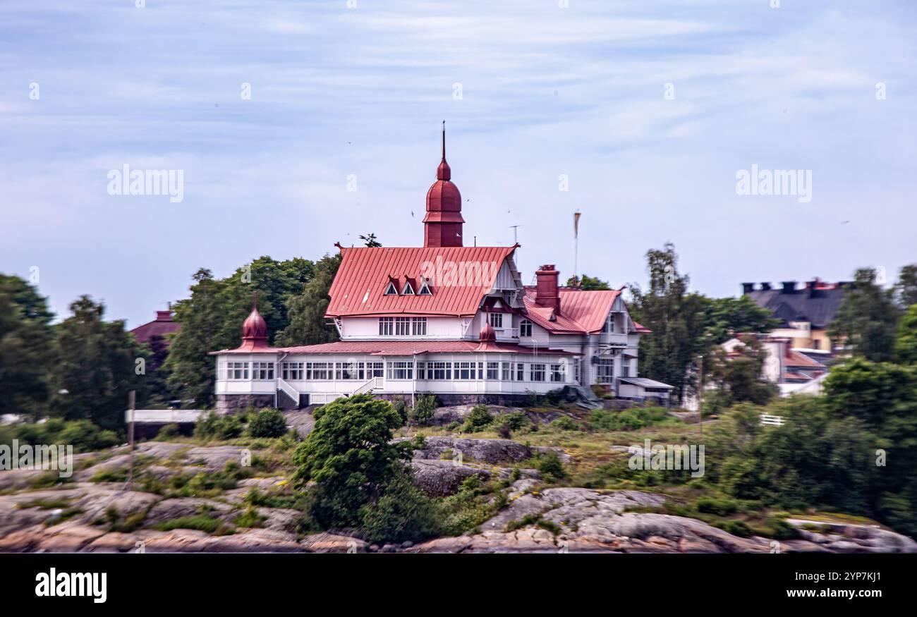 Helsinki, Finlandia 2025, splendido paesaggio urbano da Helsinki. Finlandia. Paesaggio urbano di Helsinki con la cattedrale di Helsinki e la piazza del mercato, Finlandia Foto Stock