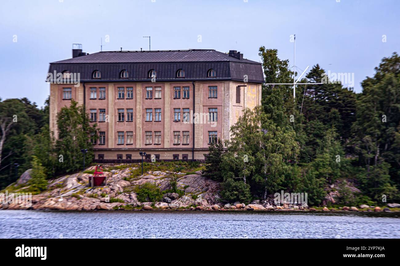 Helsinki, Finlandia 2025, splendido paesaggio urbano da Helsinki. Finlandia. Paesaggio urbano di Helsinki con la cattedrale di Helsinki e la piazza del mercato, Finlandia Foto Stock