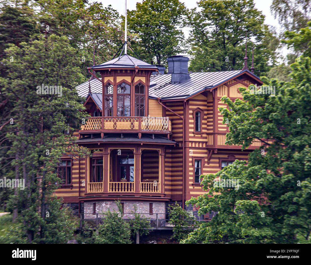 Helsinki, Finlandia 2025, splendido paesaggio urbano da Helsinki. Finlandia. Paesaggio urbano di Helsinki con la cattedrale di Helsinki e la piazza del mercato, Finlandia Foto Stock