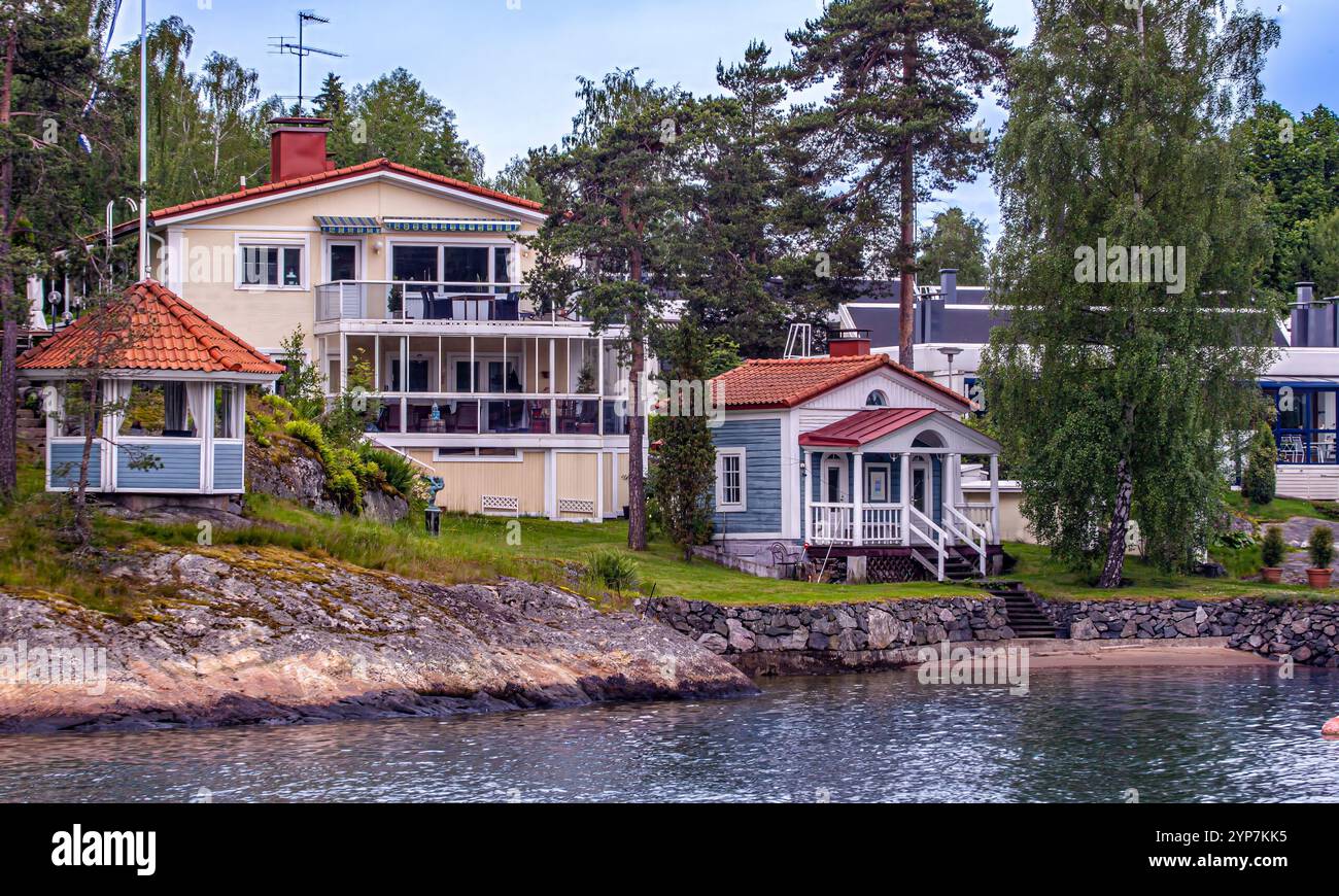 Helsinki, Finlandia 2025, splendido paesaggio urbano da Helsinki. Finlandia. Paesaggio urbano di Helsinki con la cattedrale di Helsinki e la piazza del mercato, Finlandia Foto Stock