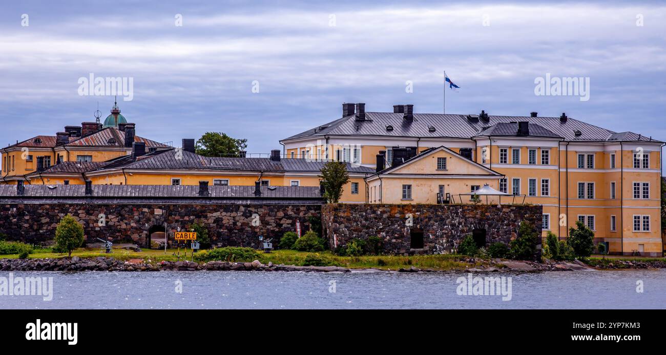 Helsinki, Finlandia 2025, splendido paesaggio urbano da Helsinki. Finlandia. Paesaggio urbano di Helsinki con la cattedrale di Helsinki e la piazza del mercato, Finlandia Foto Stock