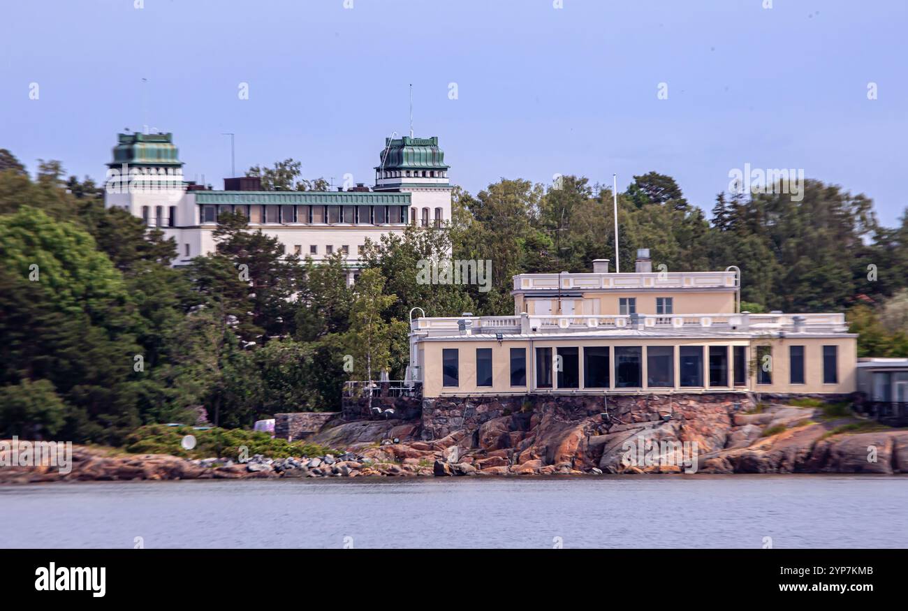 Helsinki, Finlandia 2025, splendido paesaggio urbano da Helsinki. Finlandia. Paesaggio urbano di Helsinki con la cattedrale di Helsinki e la piazza del mercato, Finlandia Foto Stock