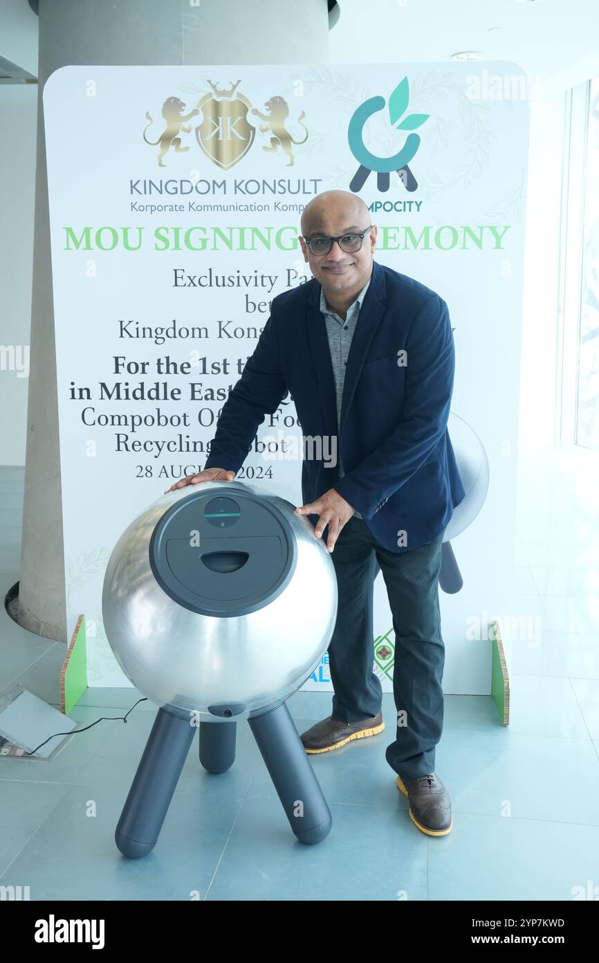 Catina Aghayan, CEO di Kingdom Konsult, e Emese Pancsa, CEO di Compocity, durante l'innovativa soluzione di riciclaggio per il carbone e l'ambiente Foto Stock