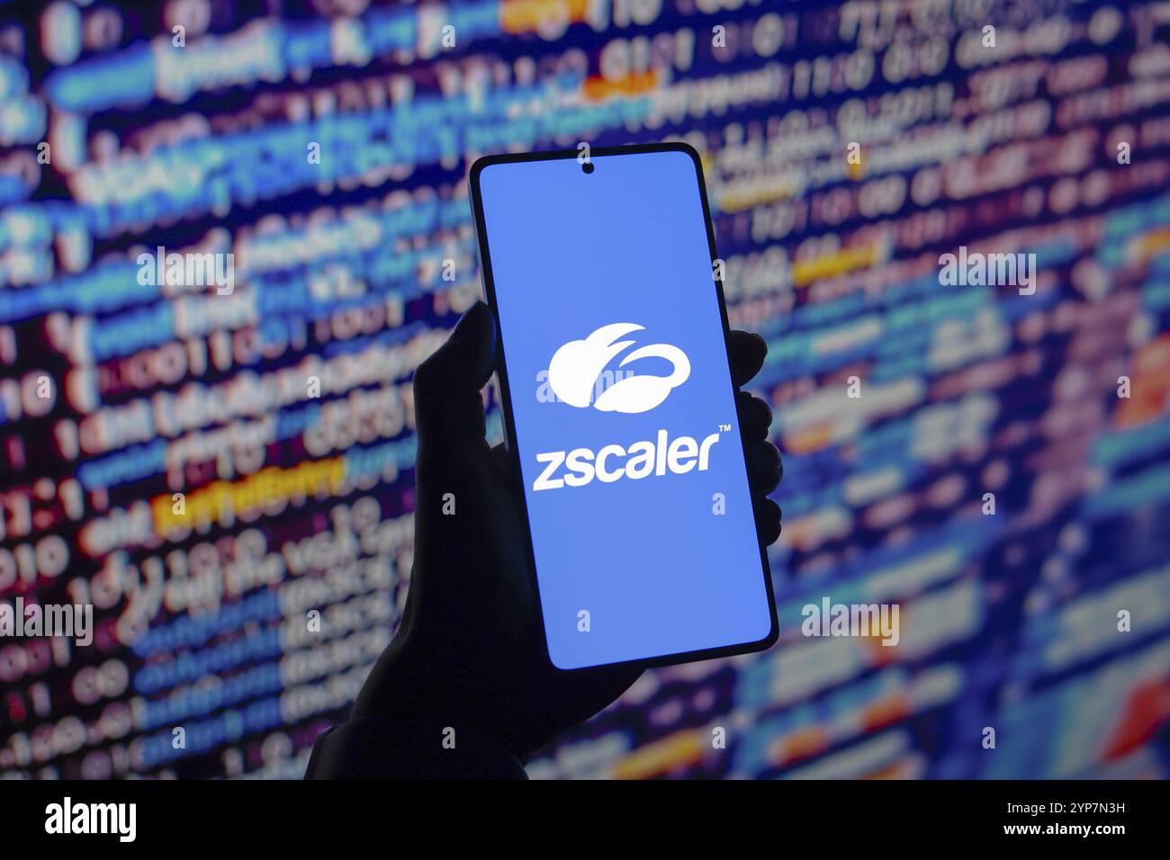 In questa immagine, il logo Zscaler viene visualizzato sullo schermo di uno smartphone Foto Stock