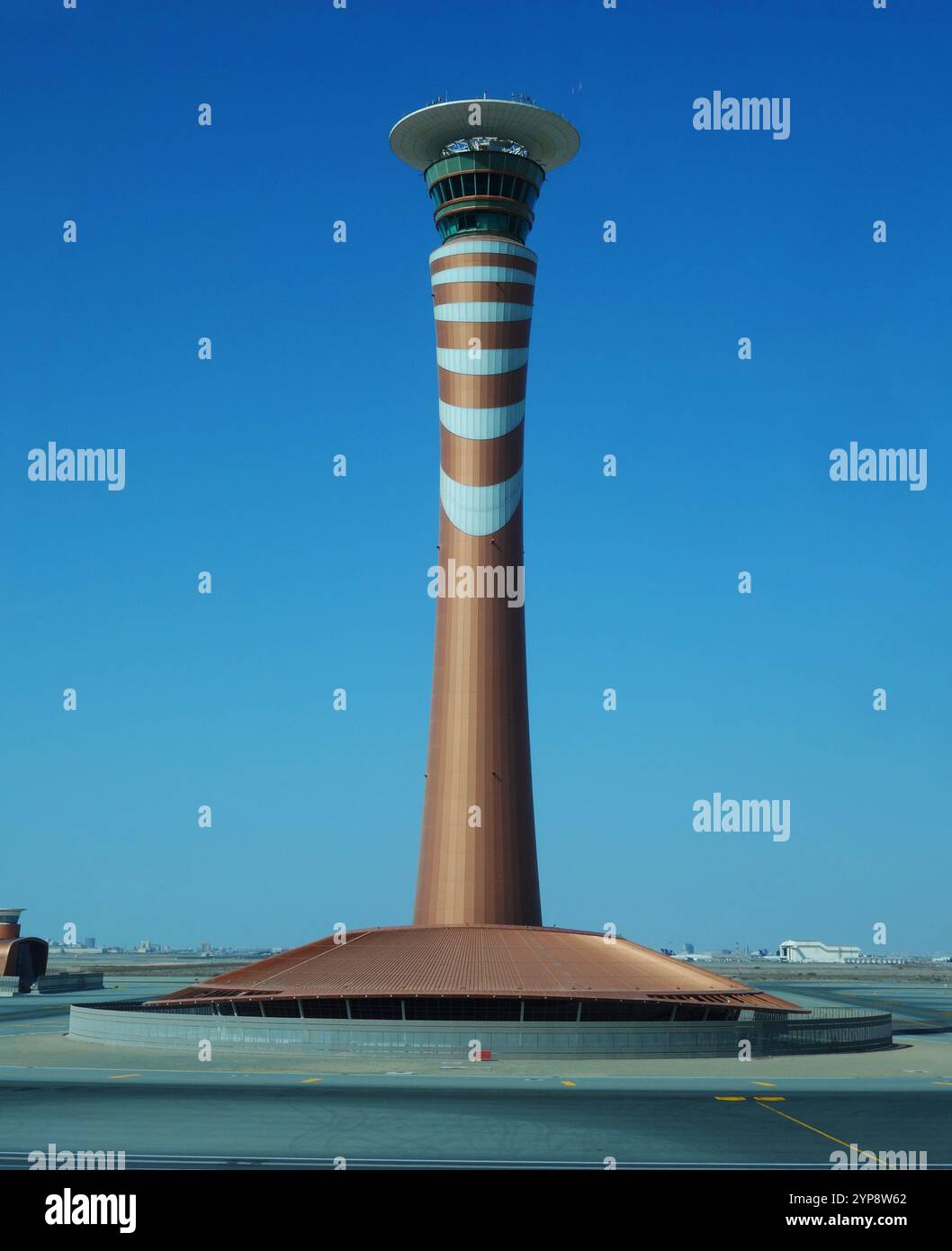 Torre di controllo, Aeroporto Internazionale King Abdulaziz, Jeddah, Arabia Saudita Foto Stock