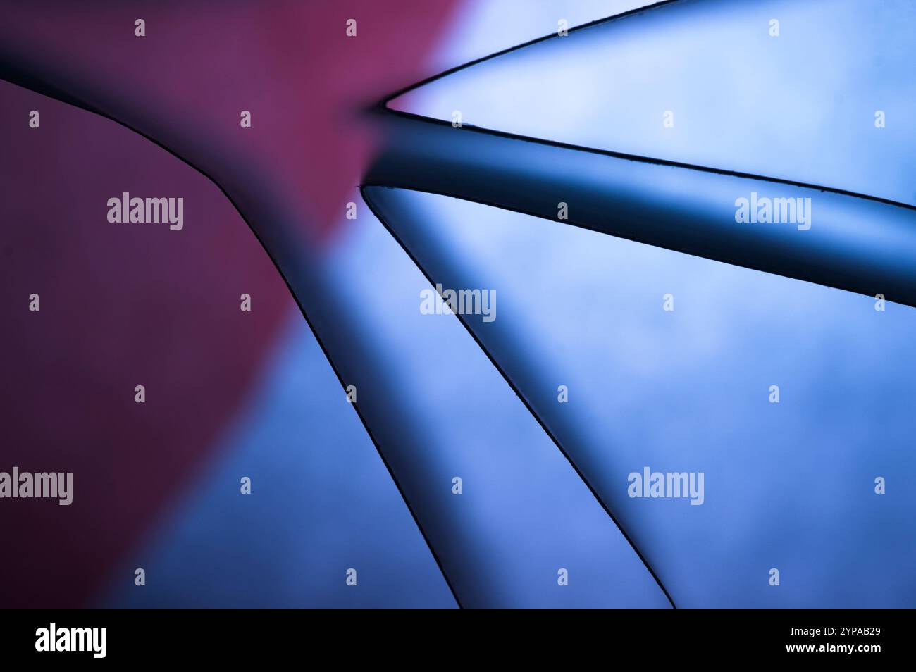 Sfondo astratto di linee nere rosa e blu con ombre Foto Stock