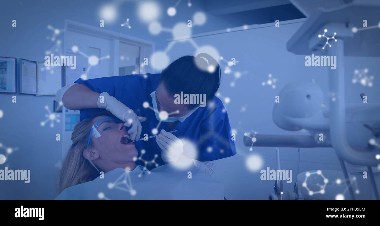 Immagine di molecole su diverse donne dentista e paziente Foto Stock