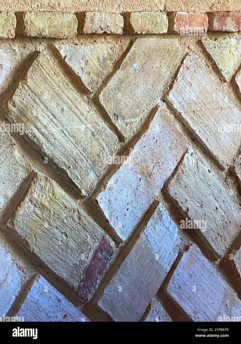 Muro in mattoni di adobe. - Immagine stock catturata con smartphone