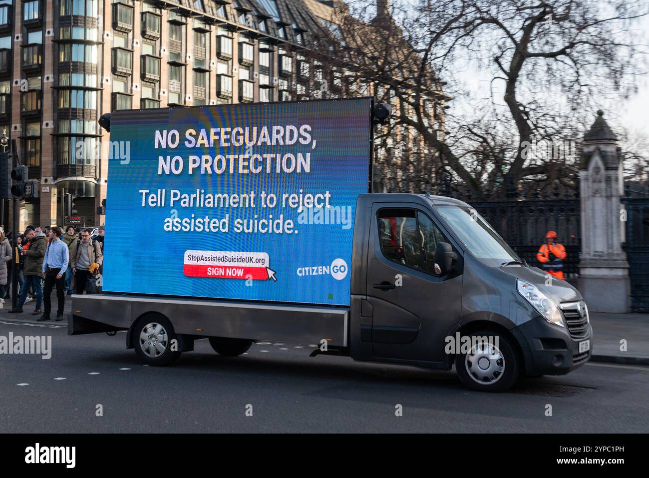 Protesta fuori dal Parlamento durante il End of Life Bill, Assisted Dying Bill, Second Reading & Vote. Petizione online Foto Stock
