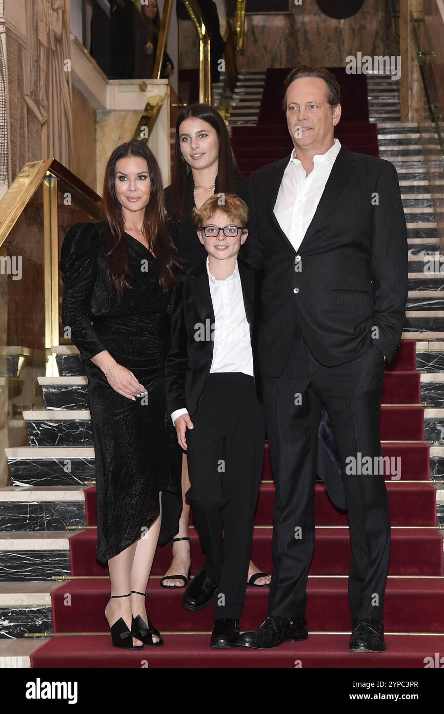 Torino: 42° Torino Film Festival. Cerimonia di premiazione con Stella della Mole a Vince Vaughn. Nella foto: Vince Vaughn con la moglie Kyla e i figli Lochlyn Kyla Vaughn, Vernon Lindsay Vaughn Foto Stock