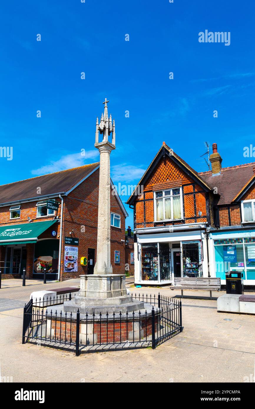 Wendover War Memorial nel centro della città, Wendover, Buckinghamshire, Inghilterra Foto Stock