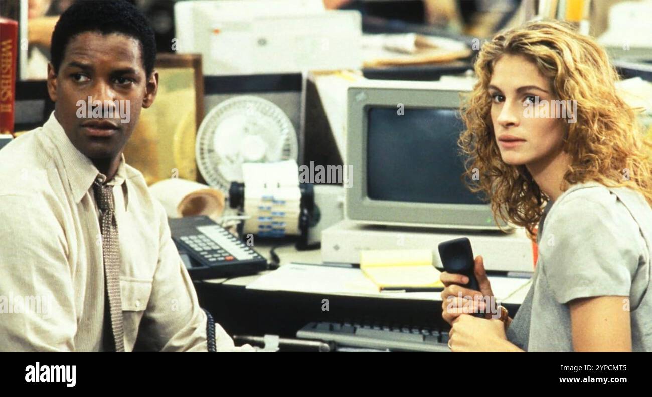 THE PELICAN BRIEF 1993 film della Warner Bros. Con Julia Roberts nel ruolo di Darby Shaw e Denzel Washington nel ruolo di Gray Grantham Foto Stock