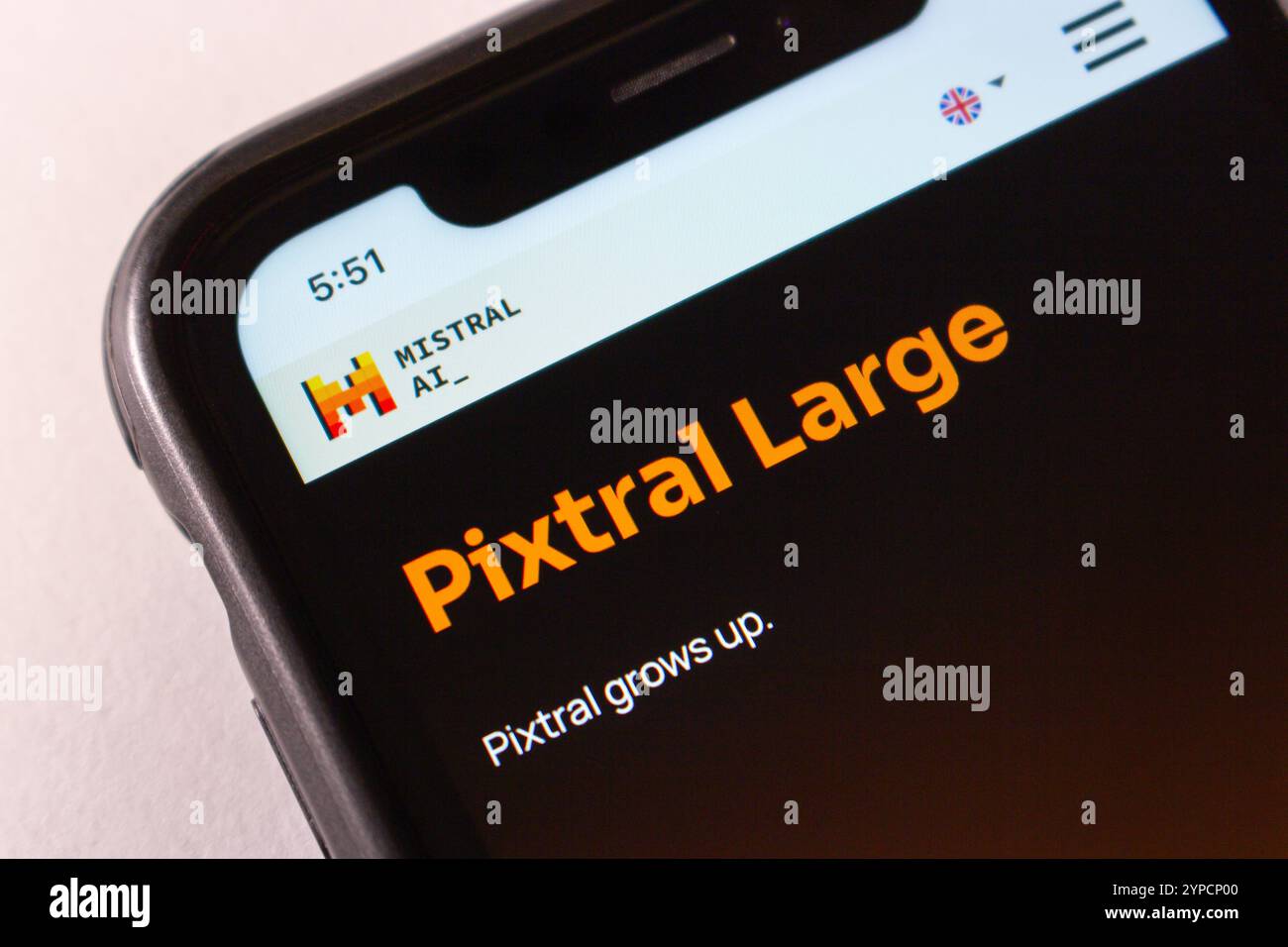 Titolo «Pixtral Large» dal sito web Mistral ai. Pixtral Large è un modello di intelligenza artificiale multimodale con 124 miliardi di parametri, realizzato dalla società francese Mistral ai Foto Stock