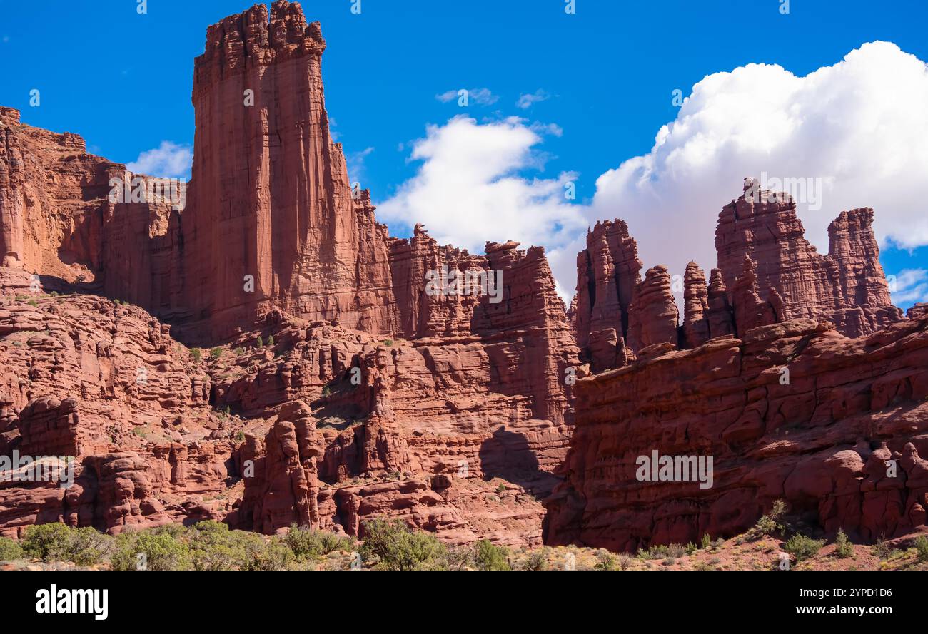 Incredibili formazioni rocciose di ematite rossa, marrone e gialla, ossido di ferro nello Utah USA Foto Stock