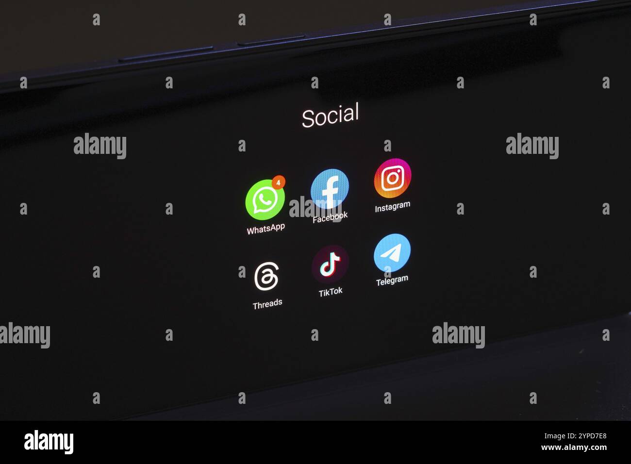 5 maggio 2024, Brasile. In questa foto sono illustrati i logo dei social network (WhatsApp, Facebook, Instagram, Threads, TikTok e Telegram) visualizzati su Foto Stock