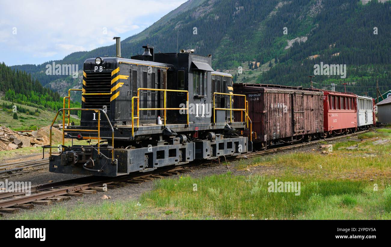 Silverton, CO, USA - 13 giugno 2024; locomotiva diesel Durango and Silverton Narrow Gauge Railroad numero 11 Foto Stock