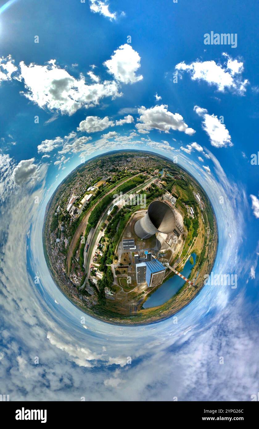 vista aerea della centrale nucleare. vista del piccolo pianeta. Foto Stock