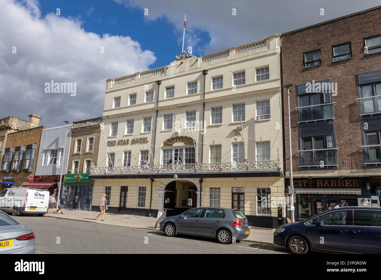 Lo Star Hotel in High Street Southampton Inghilterra Regno Unito Un hotel classificato Grade II, Un ex Coaching Inn, facciata storica del Landmark Building Foto Stock