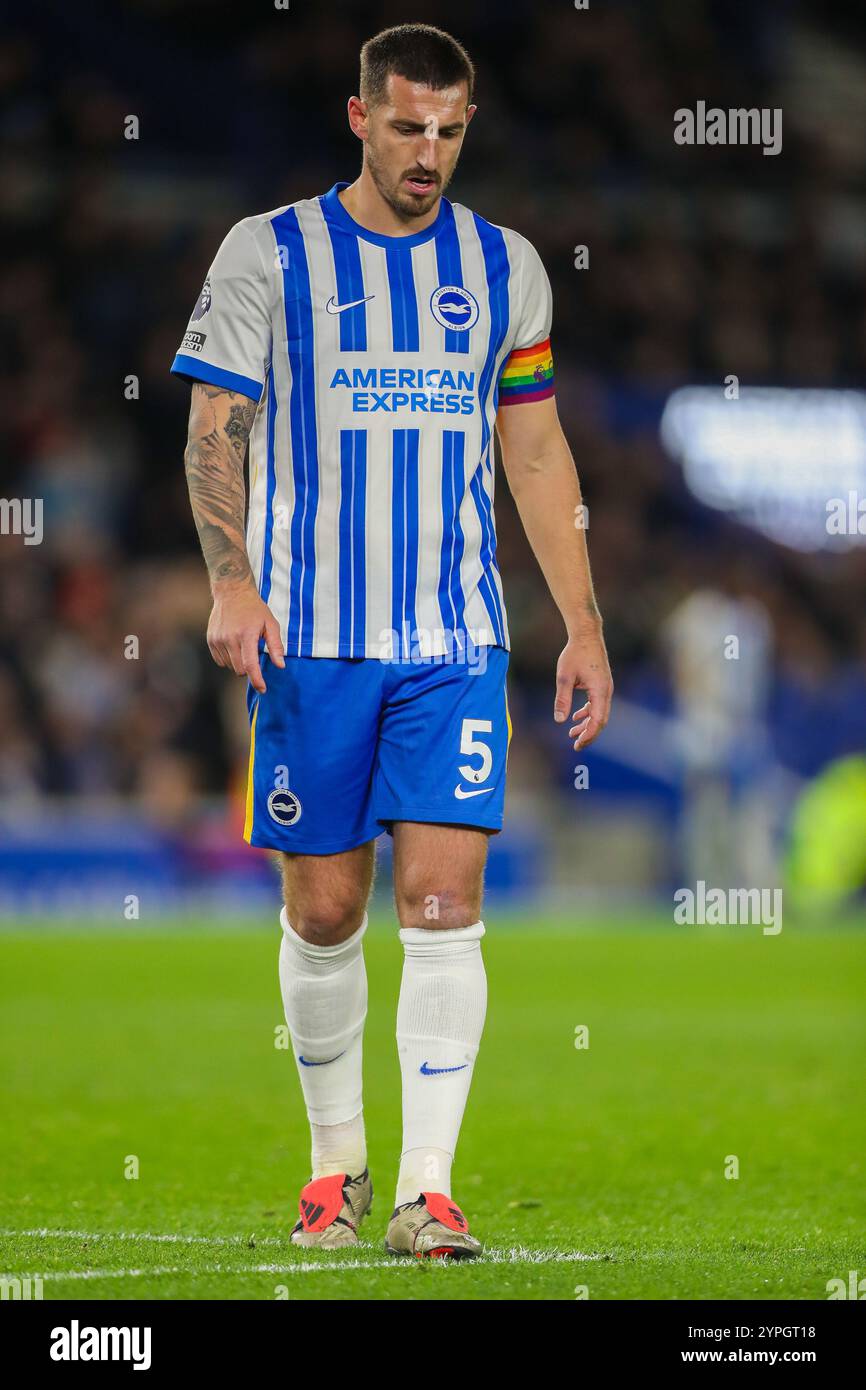 Lewis Dunk durante la partita Brighton & Hove Albion FC contro Southampton FC English Premier League all'American Express Stadium, Brighton & Hove, Inghilterra, Regno Unito il 29 novembre 2024 Credit: Every Second Media/Alamy Live News Foto Stock