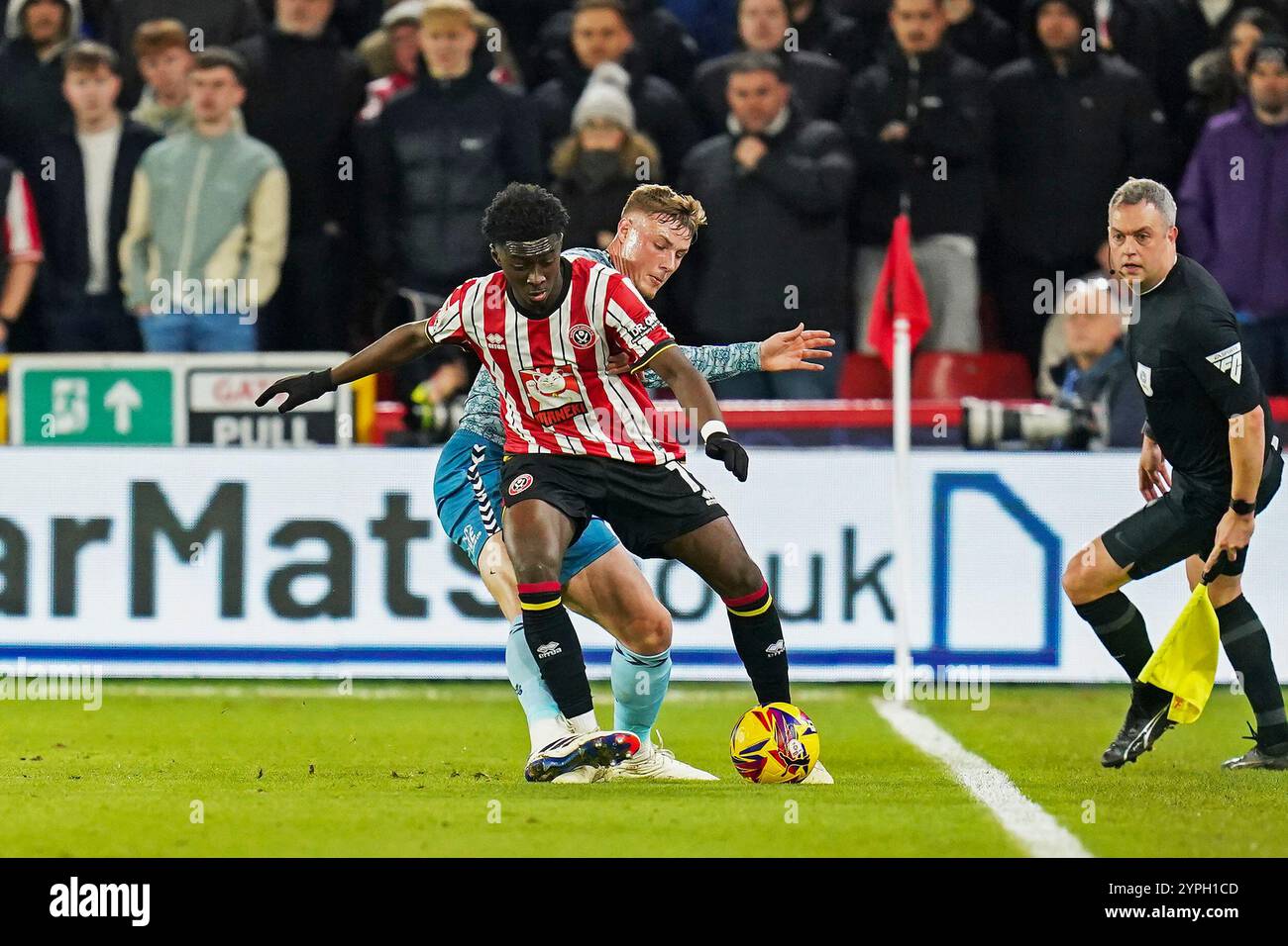 Sheffield, Regno Unito. 29 novembre 2024. Sheffield United centrocampista Jesuran Rak-Sakyi (11) sul pallone durante la partita Sheffield United FC contro Sunderland AFC Skybet EFL Championship a Bramall Lane, Sheffield, Inghilterra, Regno Unito il 29 novembre 2024 Credit: Every Second Media/Alamy Live News Foto Stock