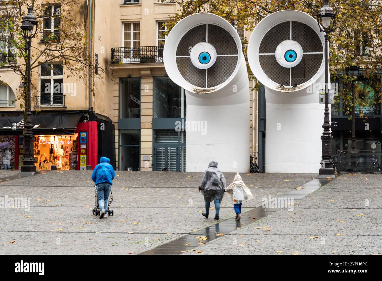 Una giornata umida al Centro Pompidou di Parigi. Foto Stock