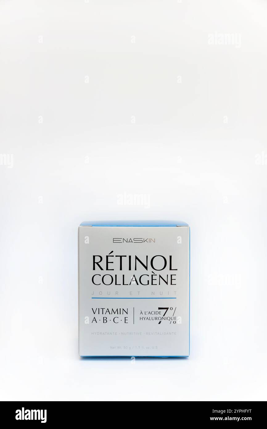 Crema di collagene retinolo in una scatola. Foto Stock