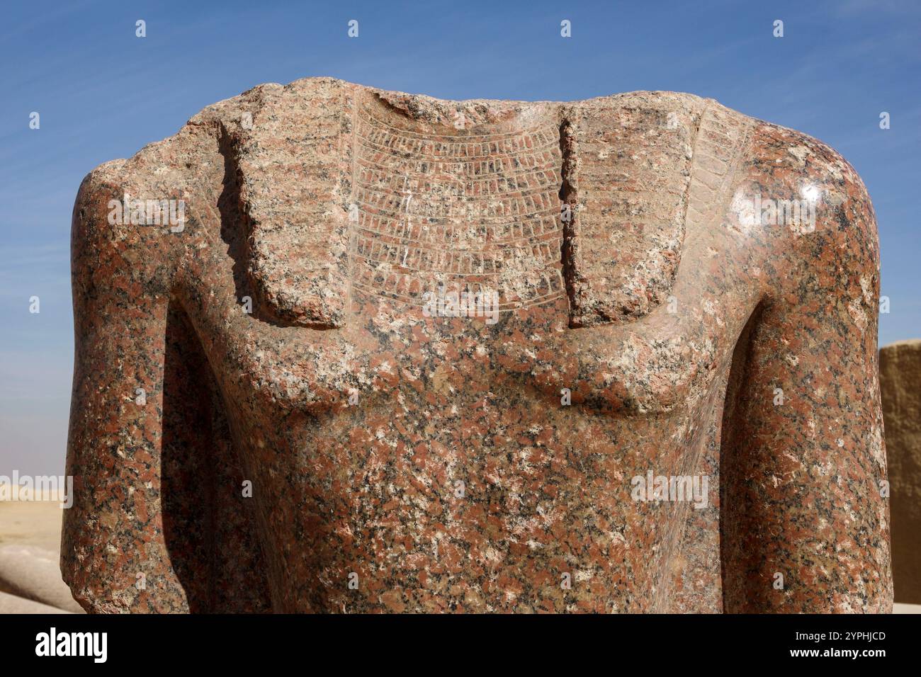Statua di Amenemhat III presso l'antica Karanis Graeco-romana, Kom Aushim, Faiyum, Egitto Foto Stock