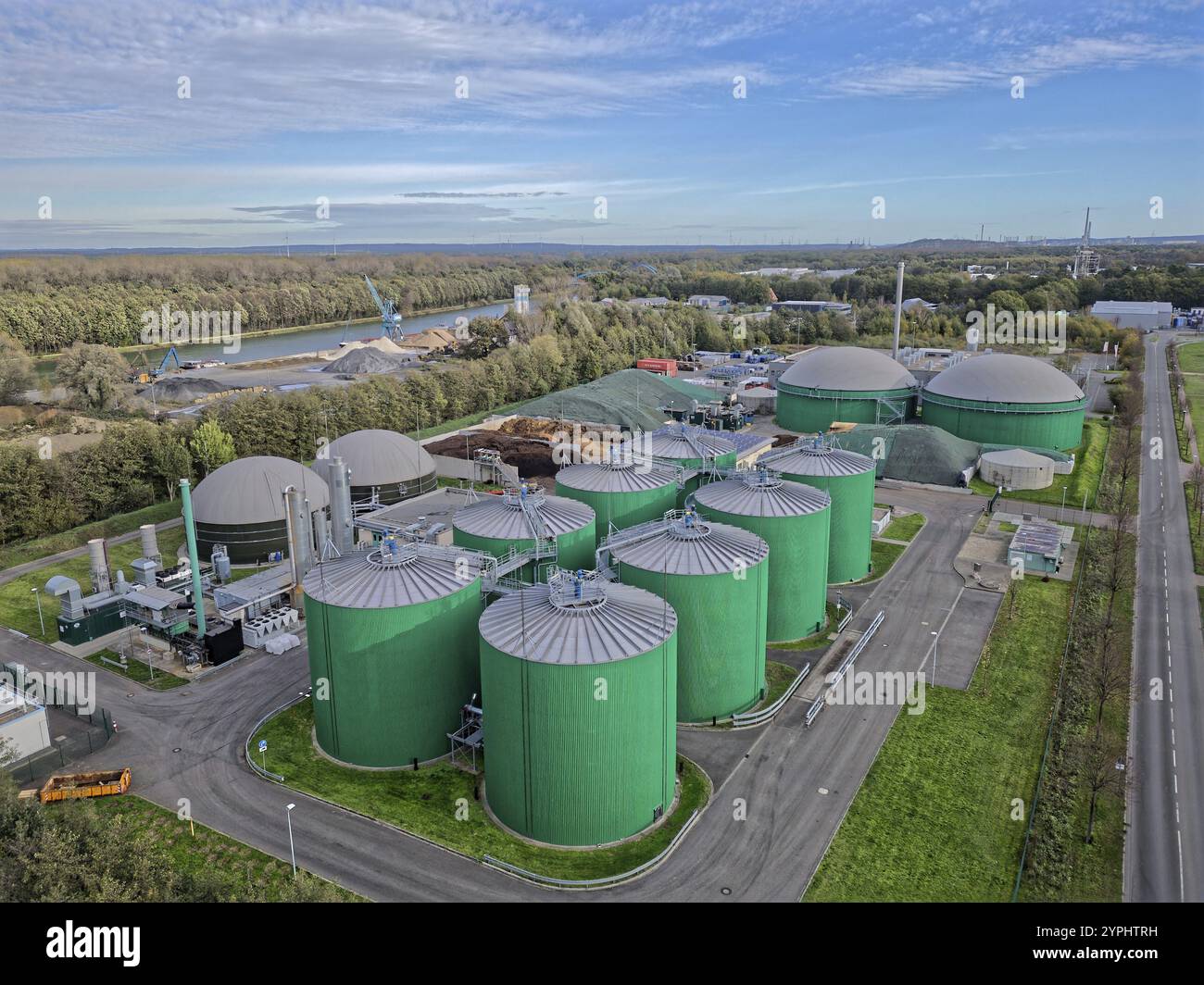 Impianto di biogas nella Renania settentrionale-Vestfalia. L'impianto elabora circa 300 tonnellate di liquame, concime e materie prime rinnovabili ogni giorno Foto Stock