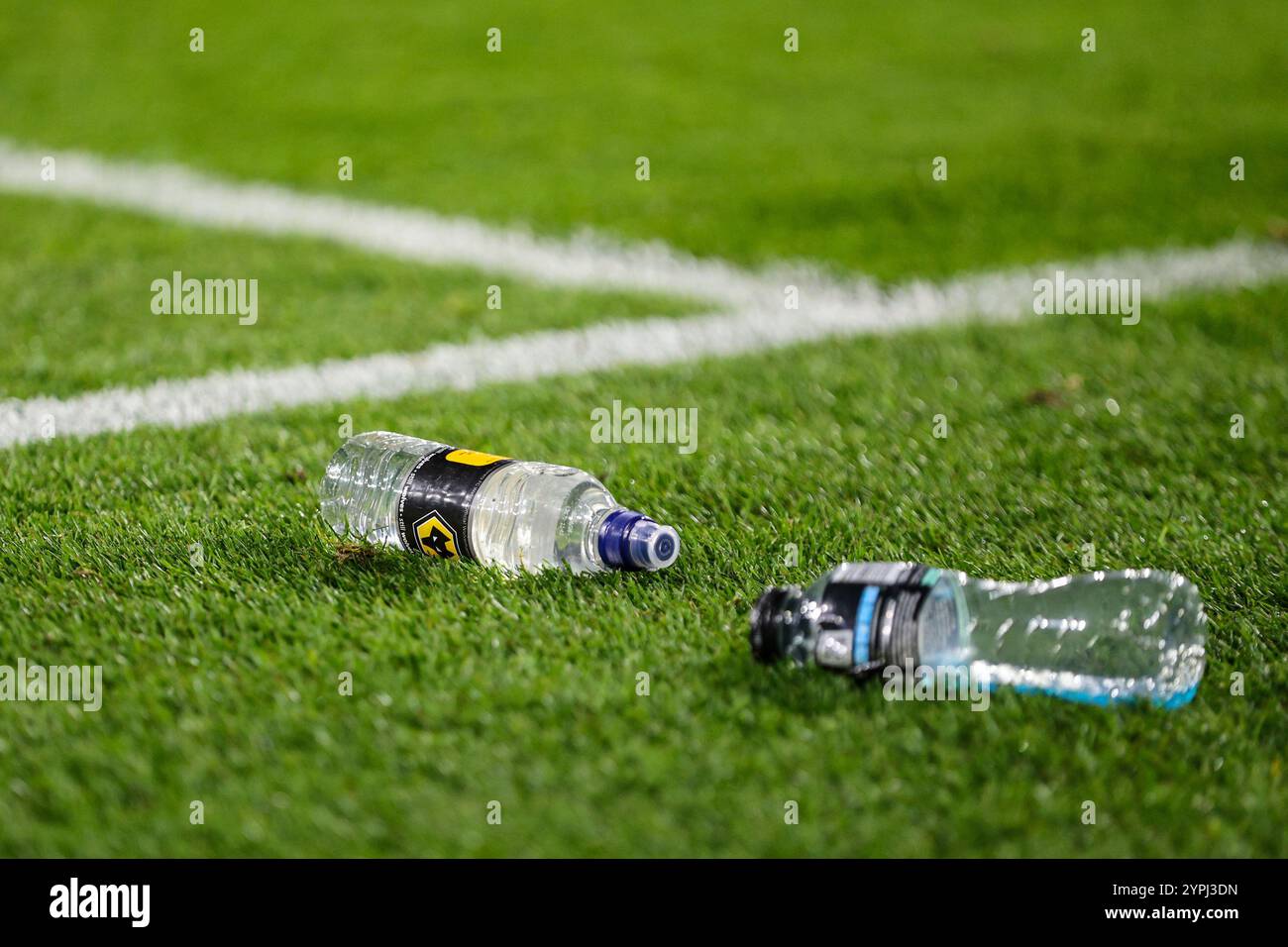Wolverhampton, Regno Unito. 30 novembre 2024. Wolverhampton, Inghilterra, 30 novembre 2024: Drink in campo durante la partita di calcio di Premier League tra Wolverhampton Wanderers e Bournemouth allo stadio Molineux di Wolverhampton, Inghilterra (Natalie Mincher/SPP) credito: SPP Sport Press Photo. /Alamy Live News Foto Stock