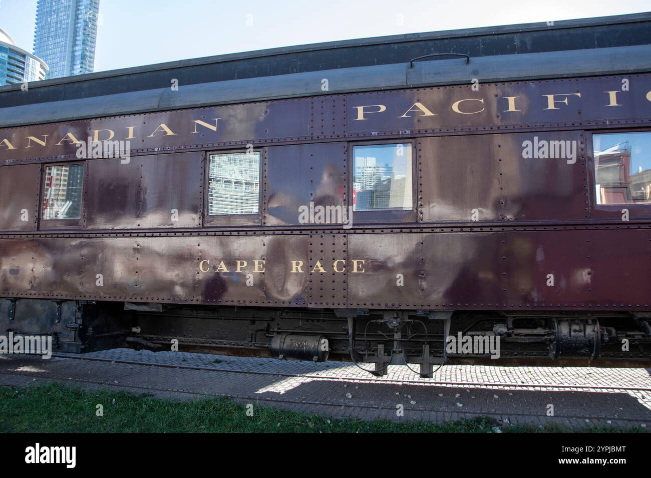 Canadian Pacific Cape Race al Roundhouse Park su Bremner Boulevard nel centro di Toronto, Ontario, Canada Foto Stock