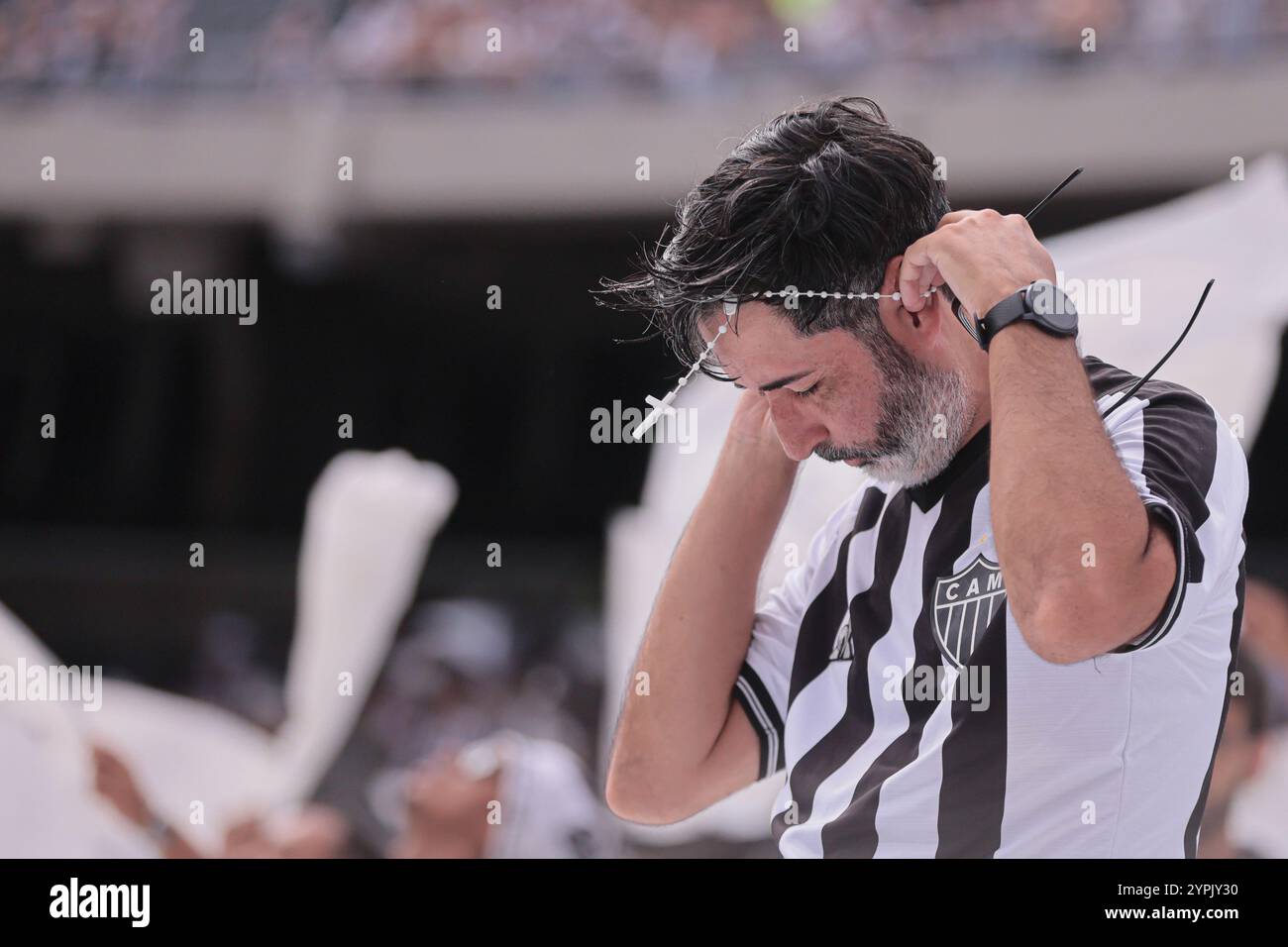 Buenos Aires, Argentina - 30 novembre 2024: Atlético Mineiro e Botafogo affrontano la finale di Copa Libertadores all'Estadio Monumental di Buenos Aires, segnando uno storico scontro tutto brasiliano. I tifosi di entrambe le squadre hanno riempito la città di energia, mentre i due club competono per l'ambito titolo sudamericano. La partita promette una posta alta, una rivalità intensa e il calcio al suo meglio. (Foto di UNAR Photo) Foto Stock