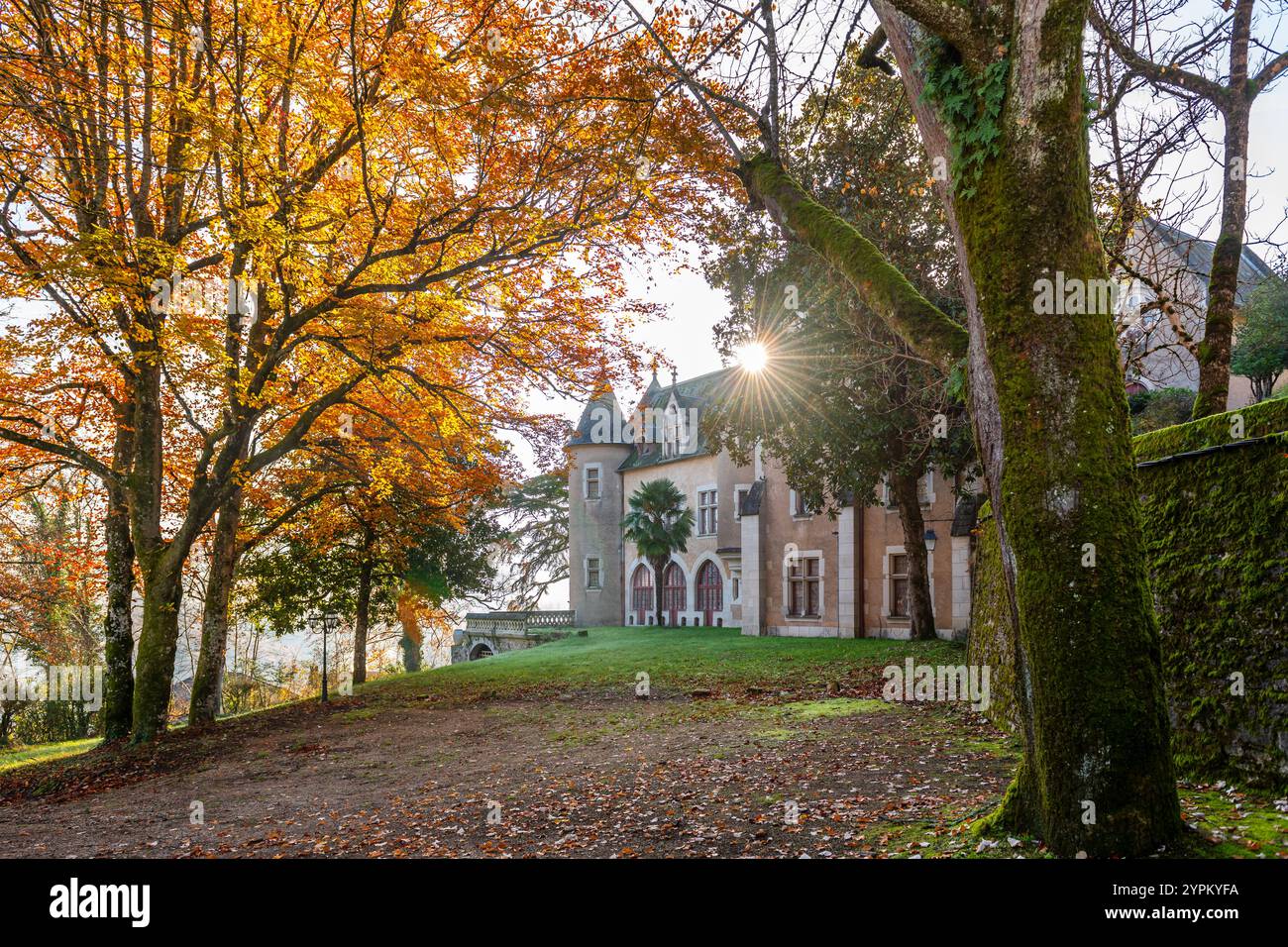 Castello reale di Caylus del XII secolo, a Tarn et Garonne, Occitanie, Francia Foto Stock