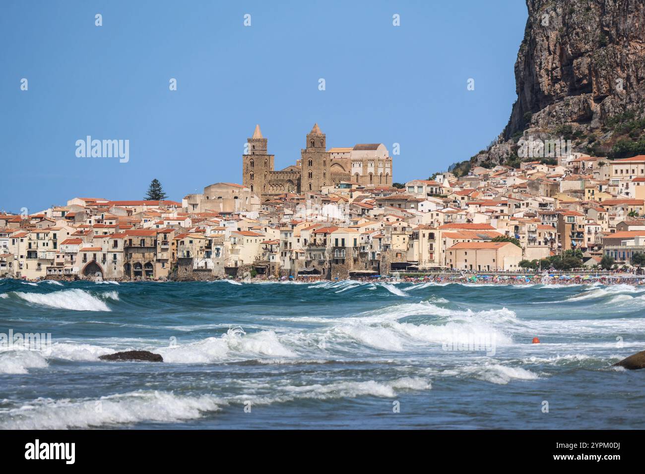 Veduta della città di Cefalù (Italia, Sicilia) Foto Stock