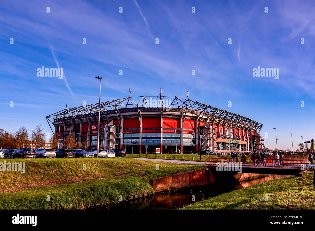 Enschede, Paesi Bassi. 1 dicembre 2024. ENSCHEDE, PAESI BASSI - 1 DICEMBRE: Vista generale dello Stadio durante la partita olandese Eredivisie tra FC Twente e Go Ahead Eagles al De Grolsch veste il 1° dicembre 2024 a Enschede, Paesi Bassi. (Foto di Peter Lous/Orange Pictures) credito: Orange Pics BV/Alamy Live News Foto Stock