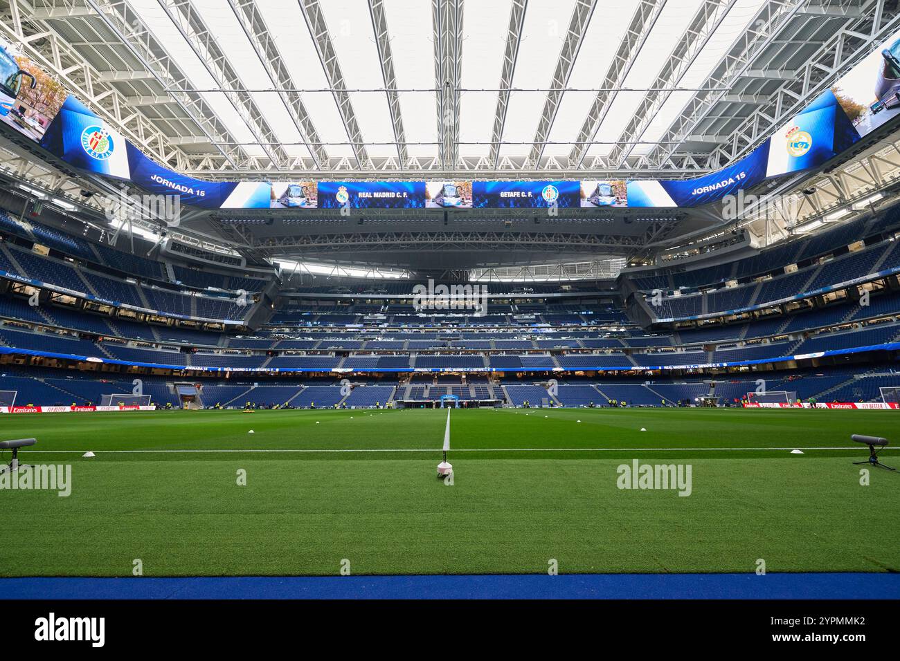 Madrid, Spagna. 1 dicembre 2024. MADRID, SPAGNA - 1° DICEMBRE: Vista generale all'interno dello stadio prima della partita LaLiga EA Sports tra Real Madrid e Getafe CF allo stadio Santiago Bernabeu il 1° dicembre 2024 a Madrid, Spagna. (Foto di Francisco Macia/Photo Players Images/Magara Press) crediti: Magara Press SL/Alamy Live News Foto Stock