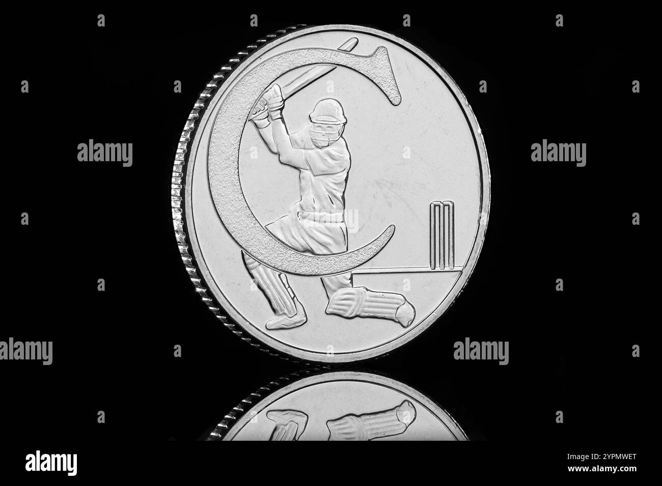 La lettera "C" per Cricket sulla serie di monete da 10 penny da 2018 A a Z della Gran Bretagna. Foto Stock