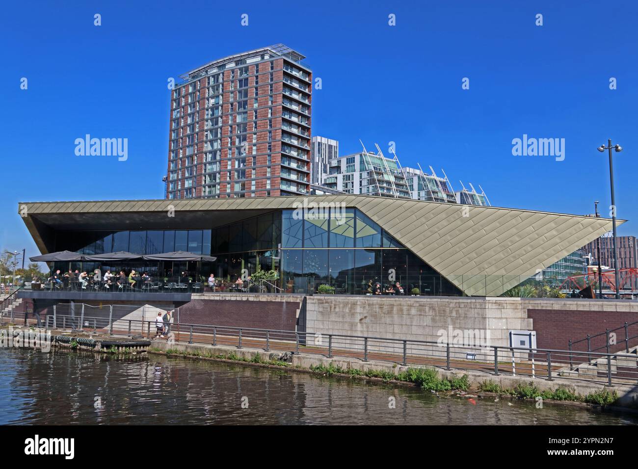 Il cocktail bar e ristorante Alchemist, Salford Quays Foto Stock Il cocktail bar e ristorante Alchemist, Salford Quays Foto Stock