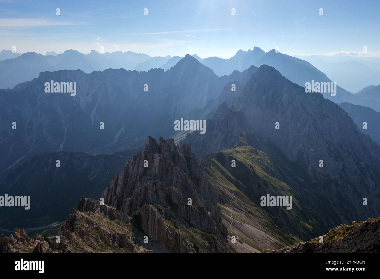 Catena montuosa del Karwendel. Alpi calcaree settentrionali. Tirolo, Austria. Europa. Foto Stock