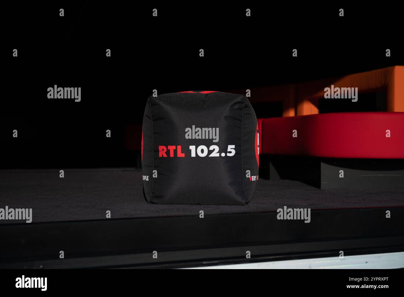 Radio rtl 102.5, è la radio ufficiale della Nitto ATP Finals, il camion sarà di stanza di fronte all'Inalpi Arena, una sala musicale con commento Foto Stock