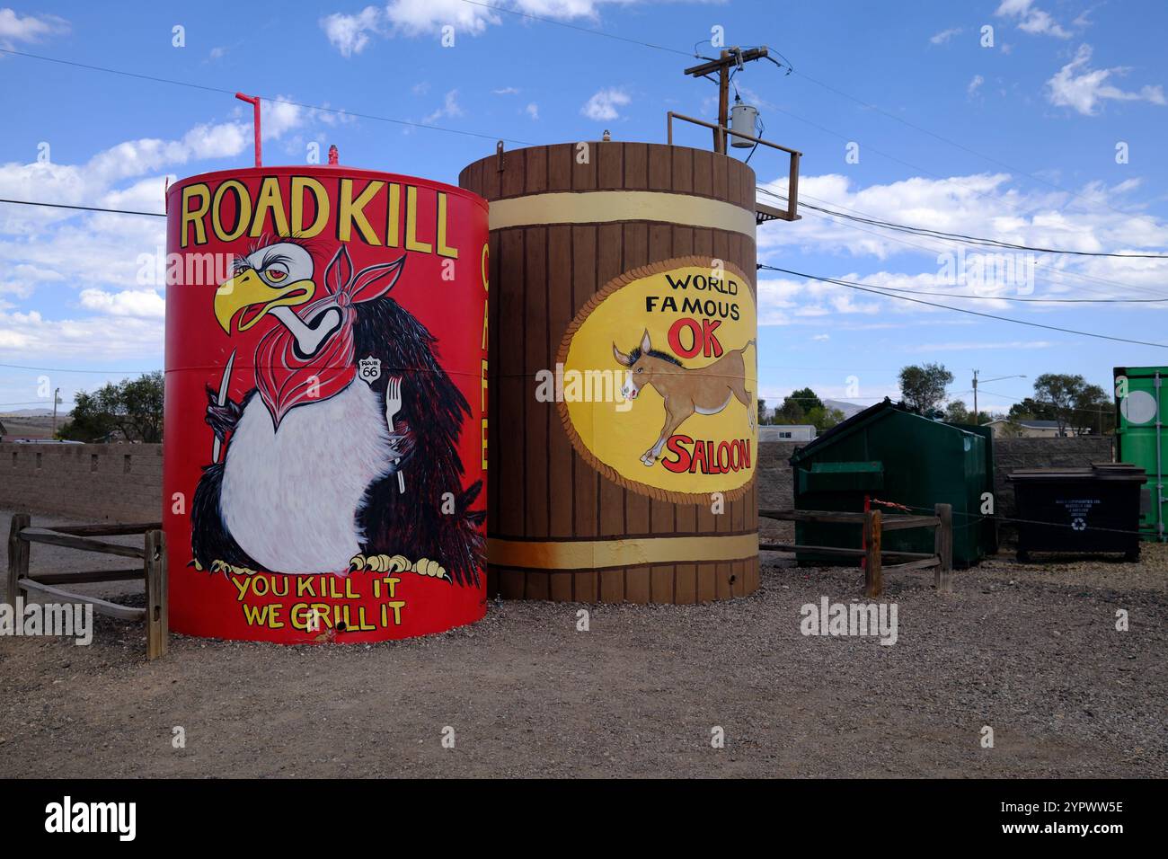 Pubblicità per Roadkill Cafe e OK Saloon a Seligman, Arizona Foto Stock
