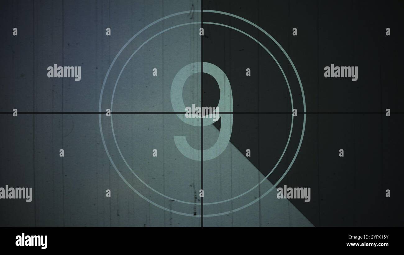Film Vintage Countdown numero 9. Pellicola cinematografica con numero di conto alla rovescia su sfondo grunge. Animazione 2D con conto alla rovescia per vecchi film vintage Foto Stock