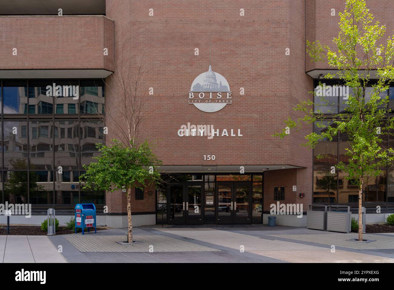 Boise, Idaho, USA - 18 giugno 2023: Boise City Hall presso Capitol Blvd a Boise, Idaho, USA. Foto Stock