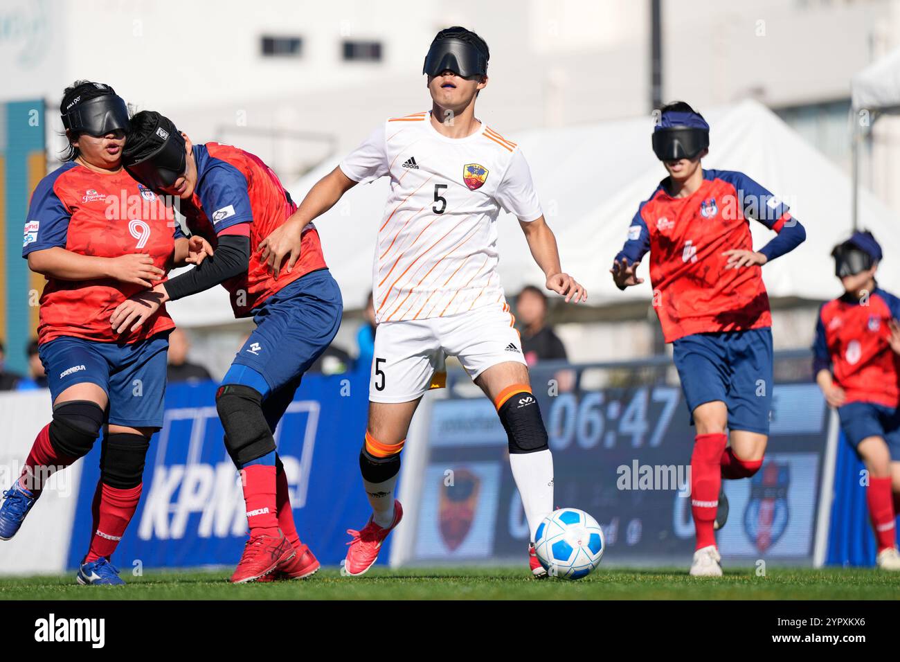 Tokyo, Giappone. 1 dicembre 2024. Ryoya Kondo (buen cambio) calcio cieco : partita LIGA.i tra Saitama T.. Wings 1-0 buen cambio yokohama al Fukushi Enterprise Sumida Field durante la LIGA.i Blind Soccer Top League 2024 a Tokyo, Giappone . Crediti: SportsPressJP/AFLO/Alamy Live News Foto Stock