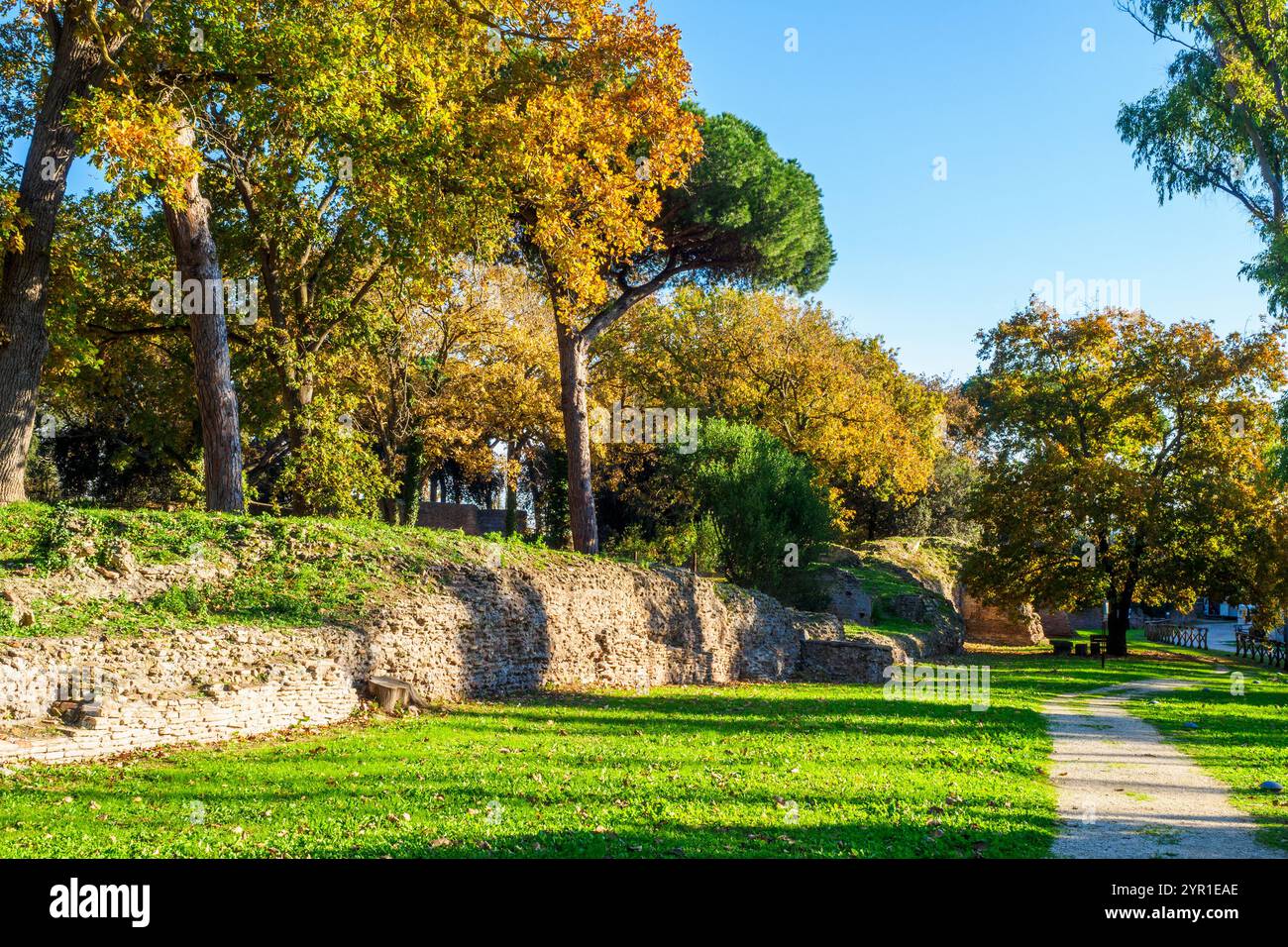 Rovine del magazzino - presbiteri imperiali di Claudio e Traiano - Fiumicino, Roma, Italia Foto Stock