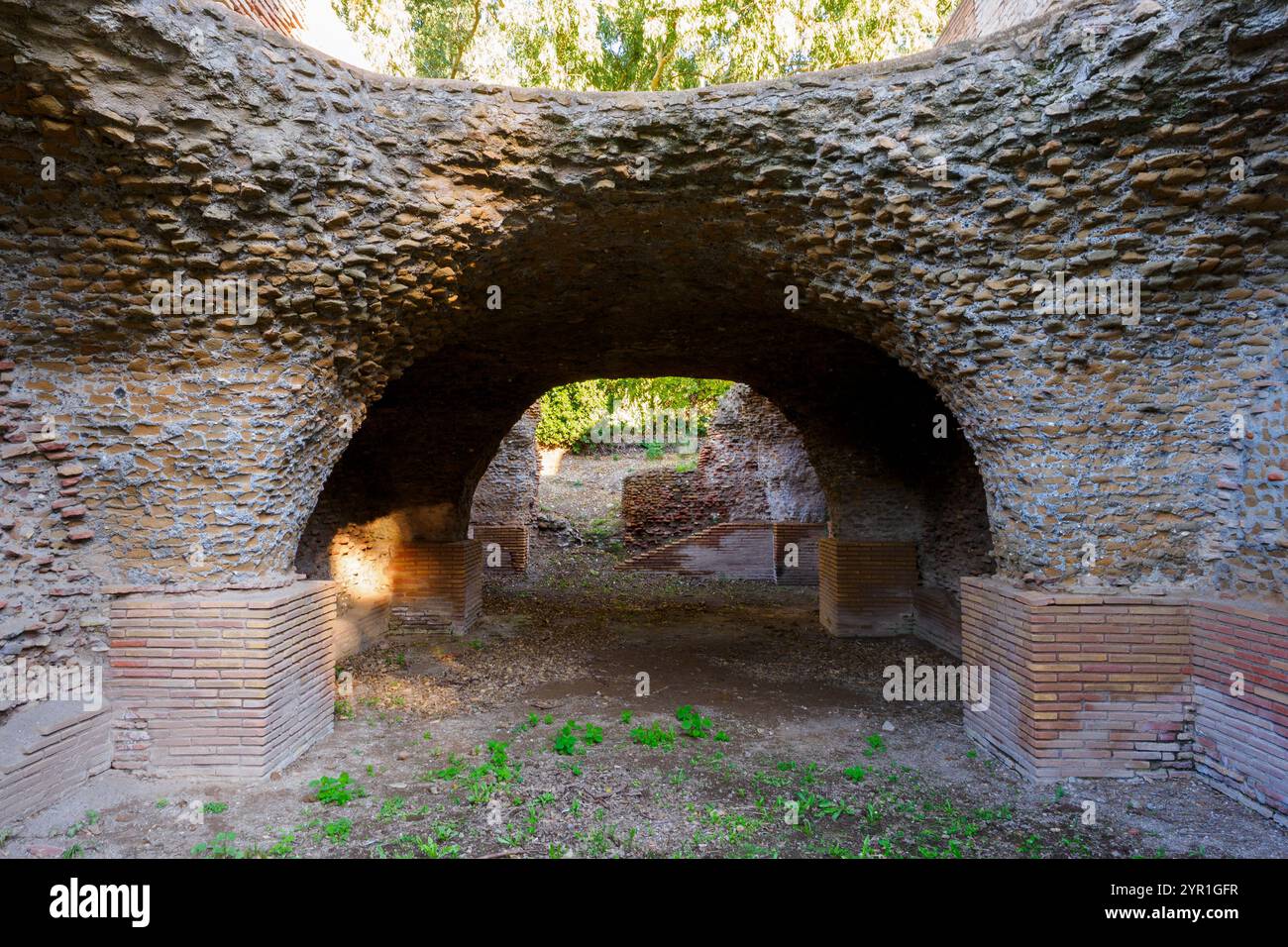 Magazzini della Severiana - porticati imperiali di Claudio e Traiano - Fiumicino, Roma, Italia Foto Stock