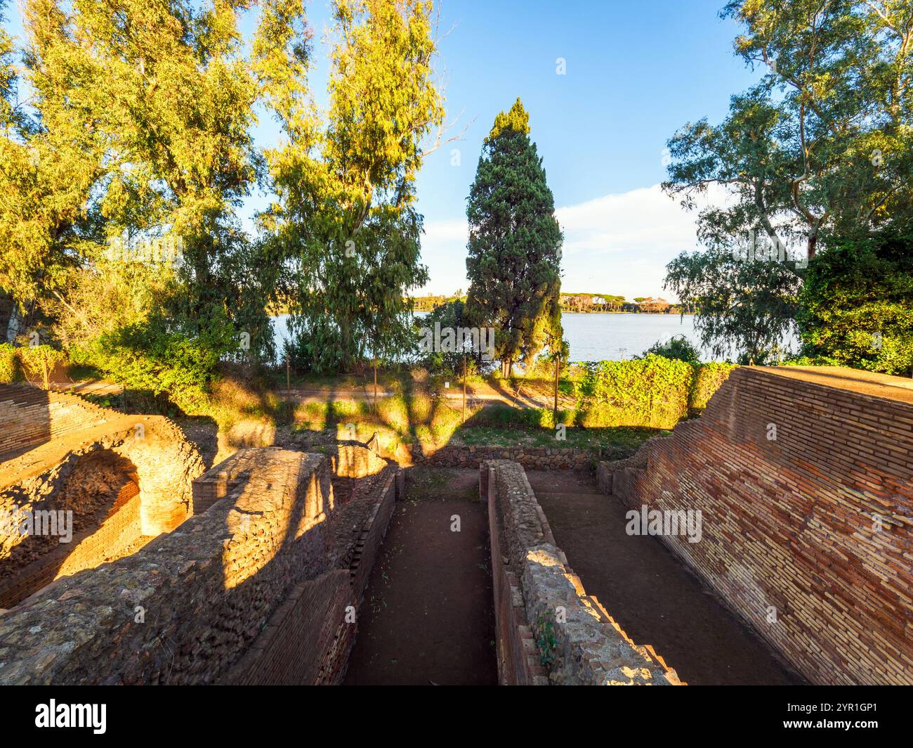 Magazzini della Severiana - porticati imperiali di Claudio e Traiano - Fiumicino, Roma, Italia Foto Stock